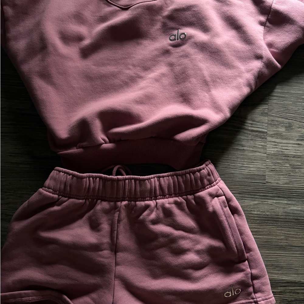 ALO Yoga Women's Mauve Set